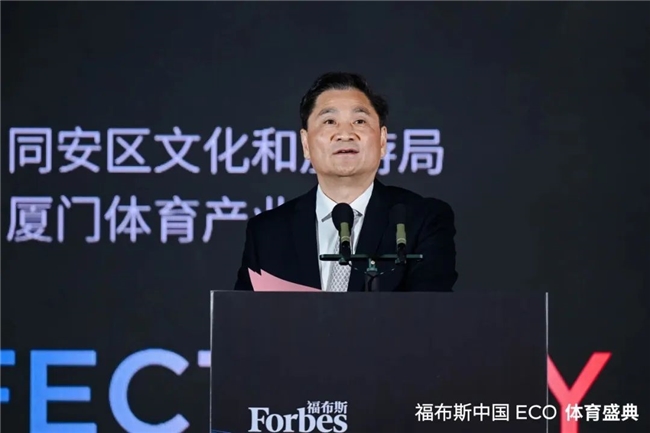 泽卡是一名
